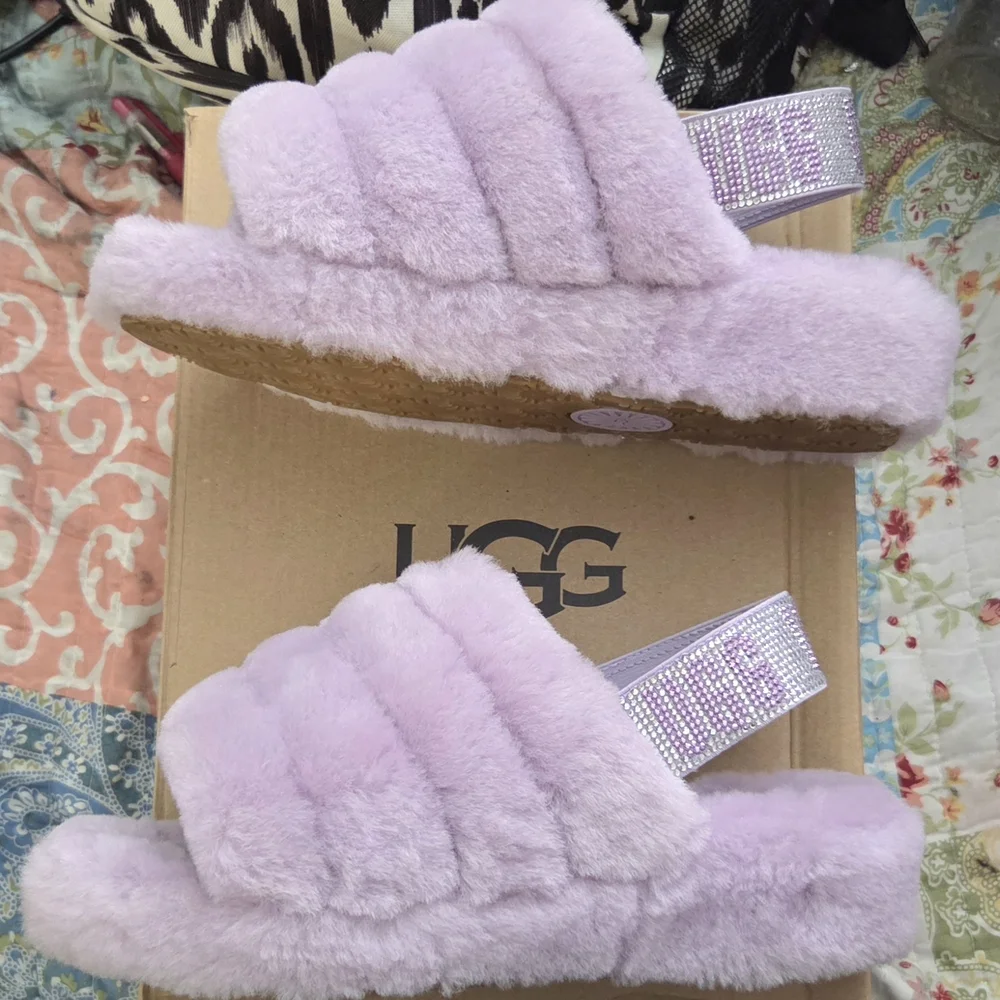 UGG Women's Fluffy Lilac Slippers - Picture 5 of 6